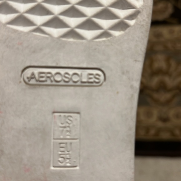 Comfy Aerosoles silver SALTWATER stretchy slip-ons 7.5 EUC - Picture 7 of 8